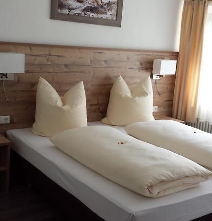 Hotel Alte Krone توبنجن الغرفة الصورة