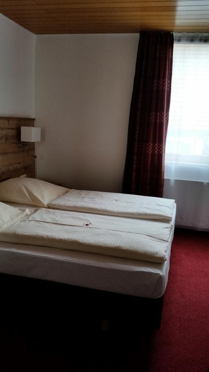 Hotel Alte Krone توبنجن المظهر الخارجي الصورة