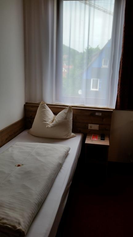 Hotel Alte Krone توبنجن الغرفة الصورة