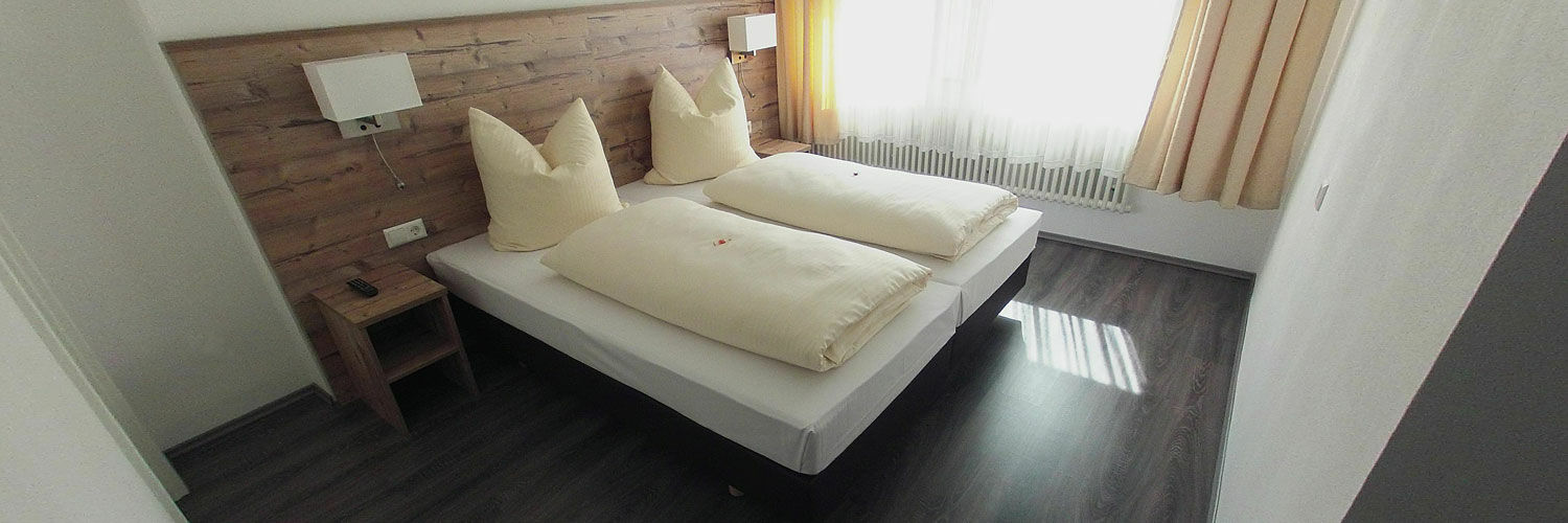 Hotel Alte Krone توبنجن المظهر الخارجي الصورة